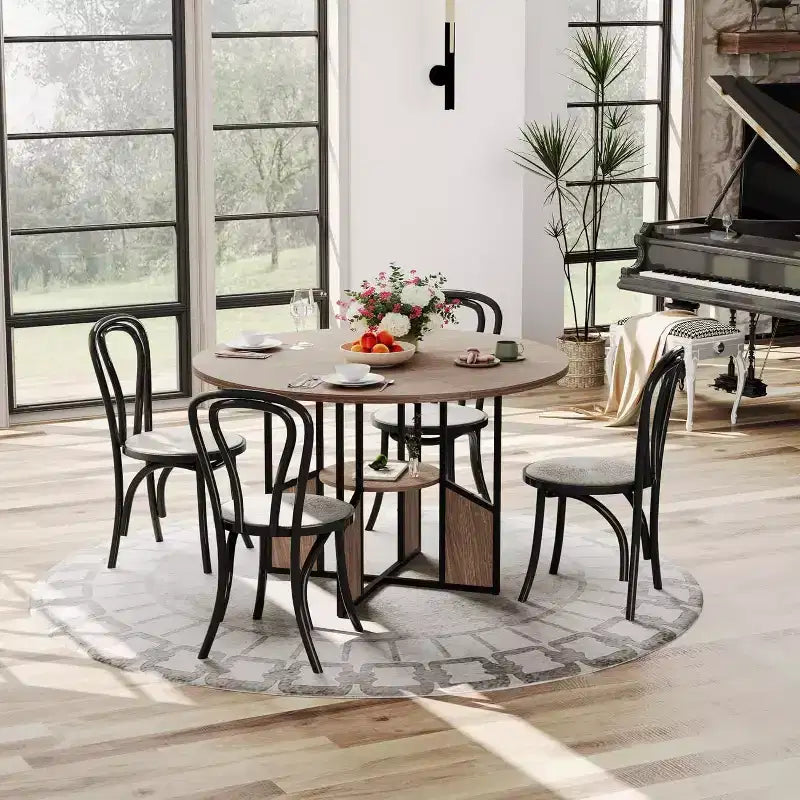 Table à manger ronde de 151,4 cm pour 4 à 6 personnes, Noyer / Bois et Noir, Style industriel moderne, Étagère de rangement